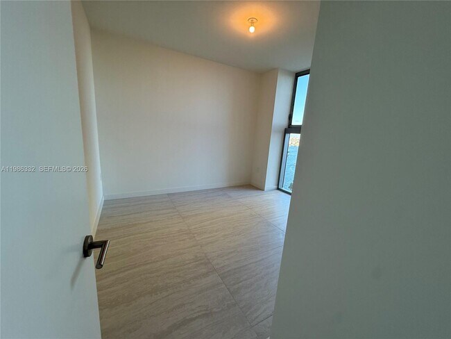 Building Photo - 77 SE 5th St