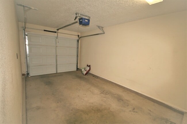 Building Photo - 105 Limestone