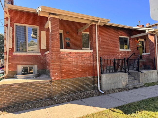 Building Photo - 2118 E 21st Ave