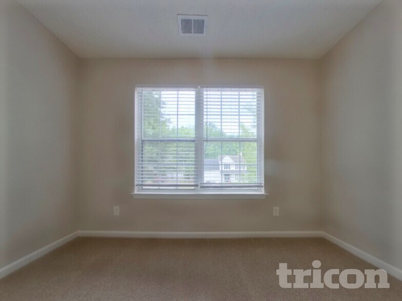 Building Photo - 7093 Springgrove Ct