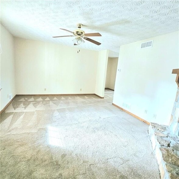 Building Photo - 1955 Morgan Trce