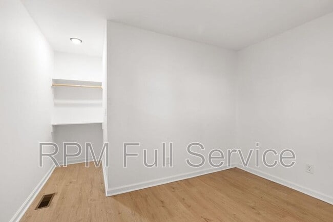 Building Photo - 2138 25th Ave N