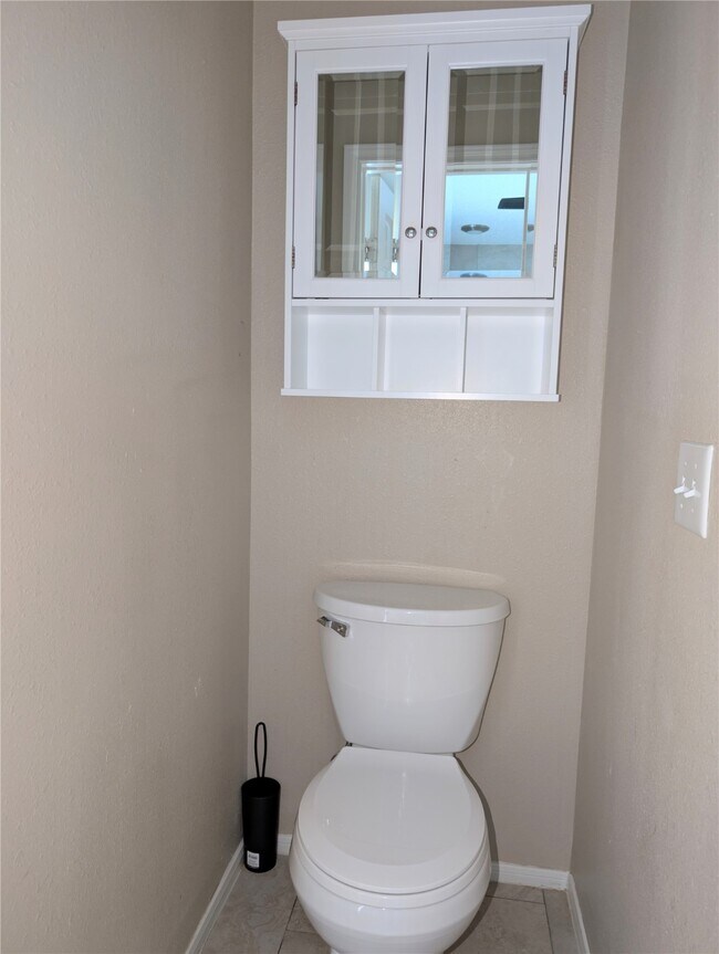 Building Photo - 9303 Palm Shores Dr