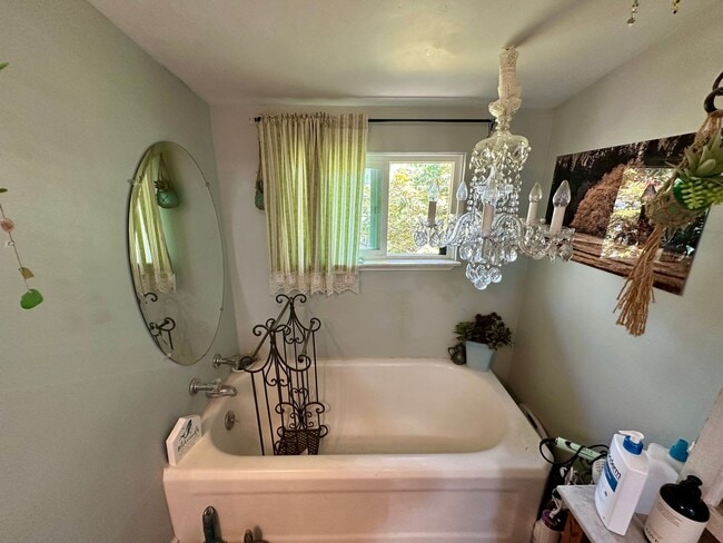 Building Photo - Completely Remodeled, Charming Victorian i...