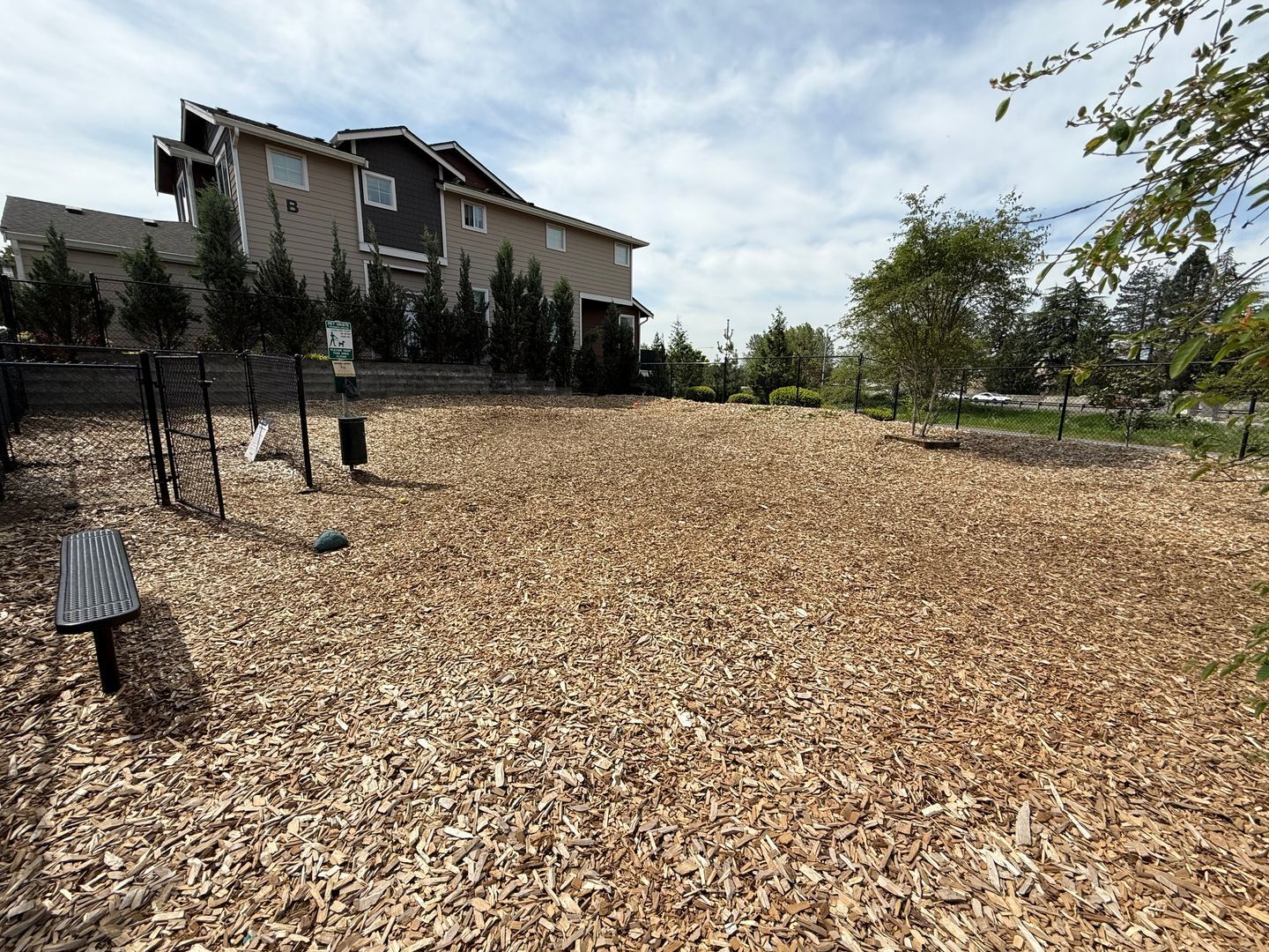 Building Photo - Hilltop Luxury Townhome with Stunning Valley Sunset Views