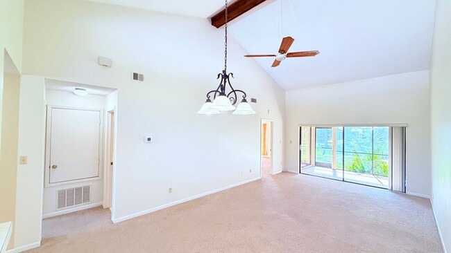Building Photo - Beautiful 2bed/2ba Town Home in the Amazing Community of Fern Park!