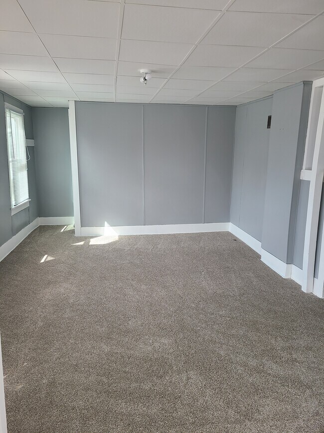 Living room - 708 State St