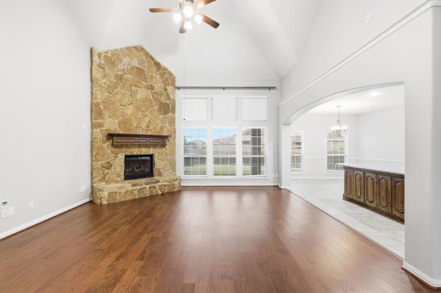 Building Photo - 12516 Maplecrest Dr