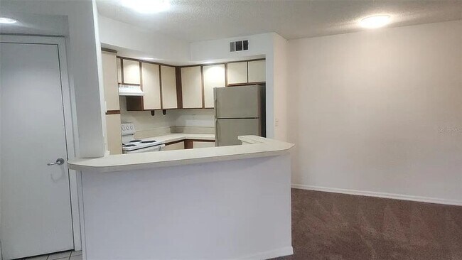 Building Photo - 1 Bed / 1 Bath Condo in Venetian Place, East Orlando nr Airport