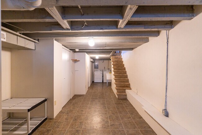 Building Photo - 2820 S Smedley St