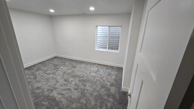Building Photo - 14411 S Ashburn Way
