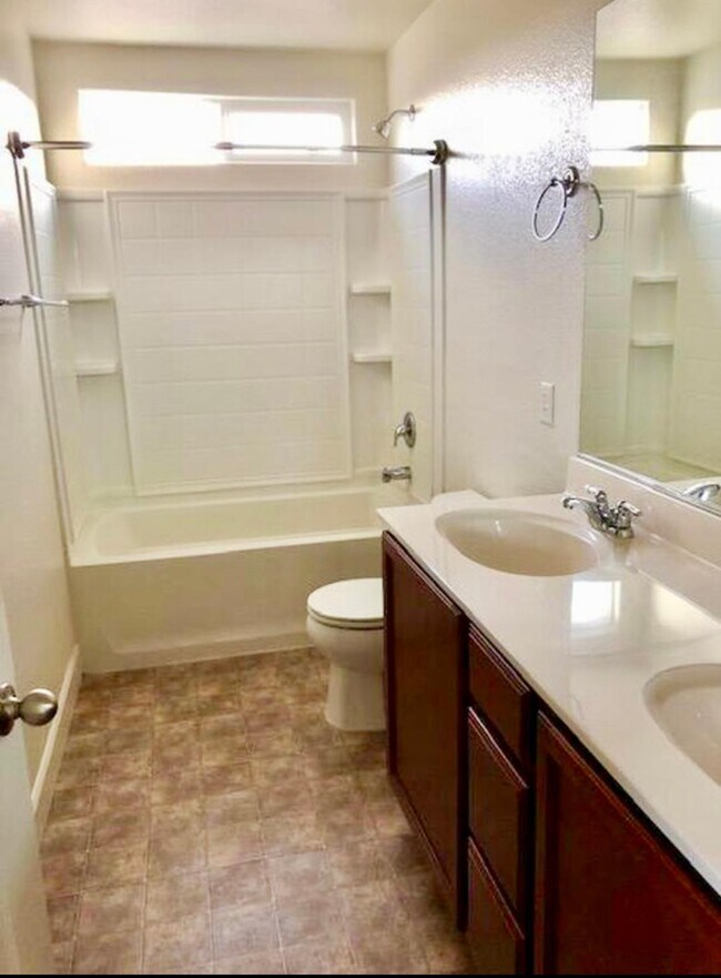 Building Photo - 11725 Cervino Dr