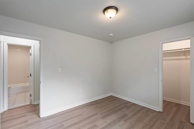 Building Photo - 8408 Staunton Dr