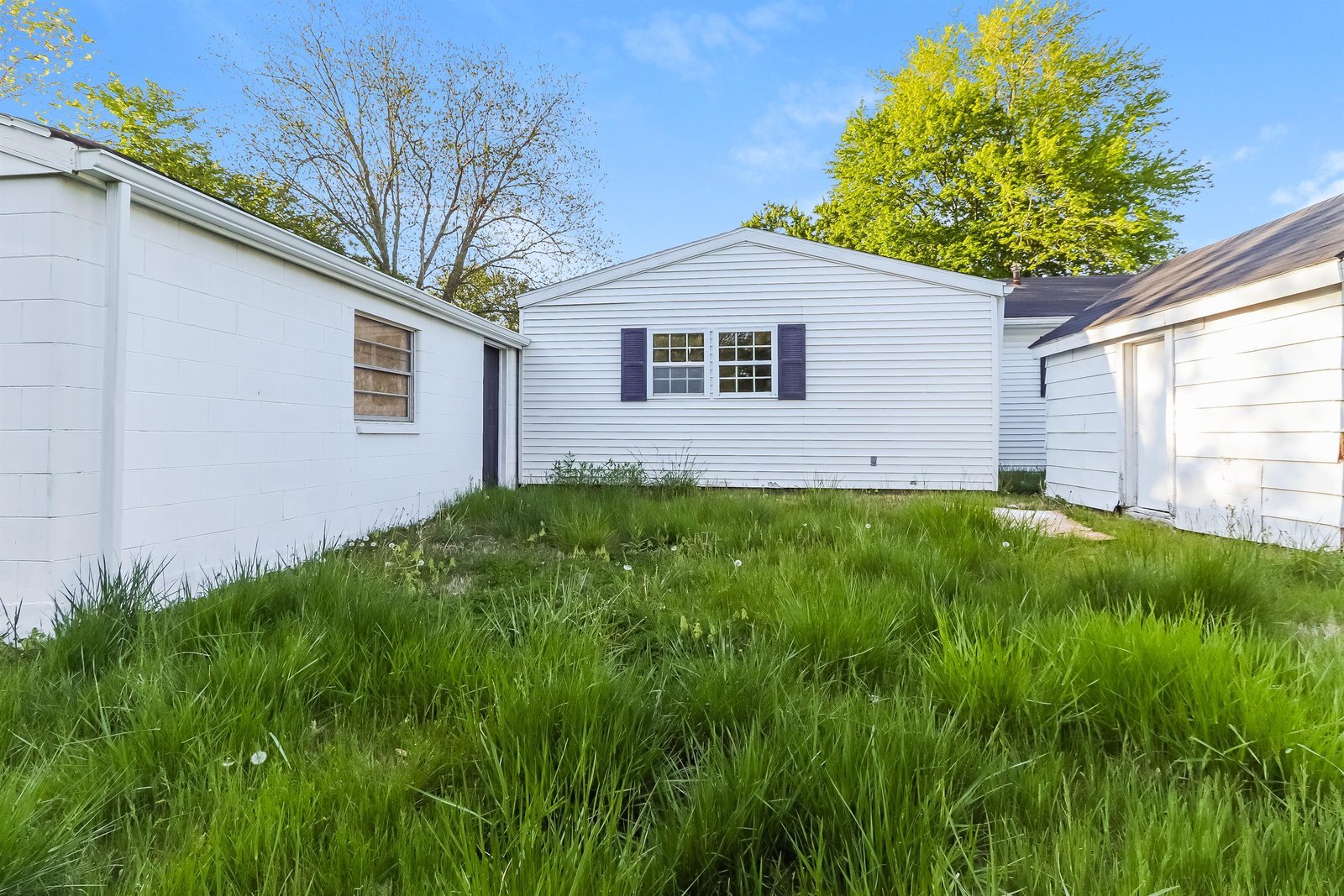 Building Photo - 7116 Nathan Hale Way