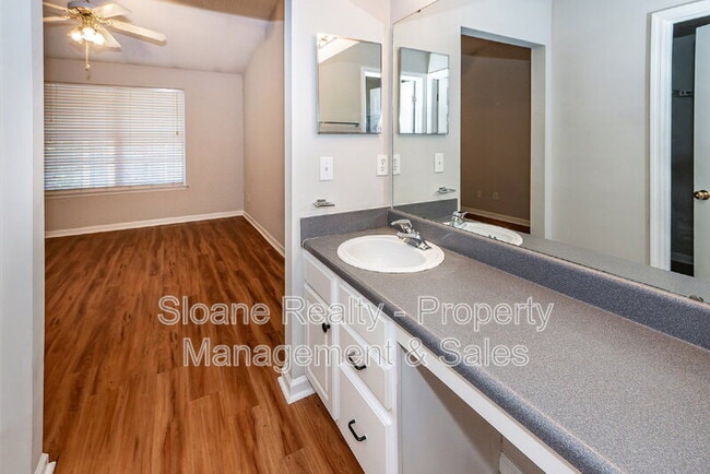Building Photo - 1343 Pinnacle Ln