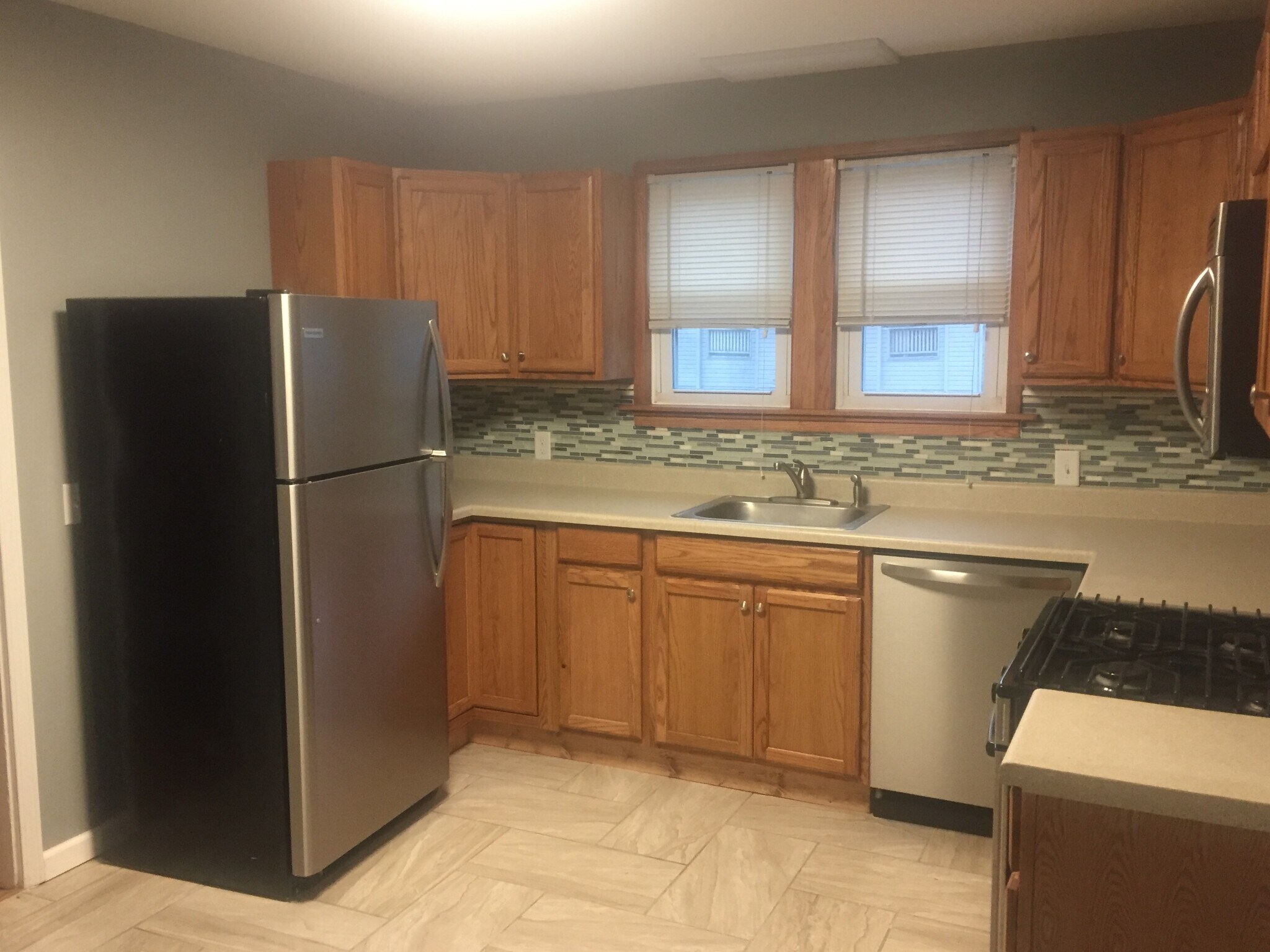 Building Photo - 150 Leroy St