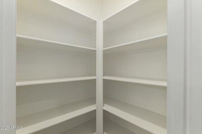 Building Photo - 5552 S Dillon