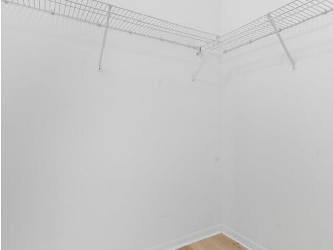 Building Photo - 519 Woodcrest Dr