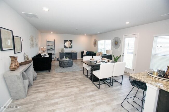 Building Photo - 178 Goodall Woods Dr