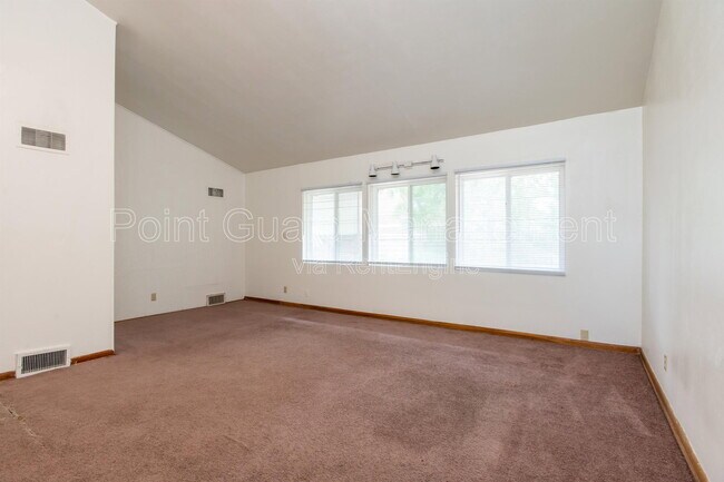 Building Photo - 1716 N Harvard Ave