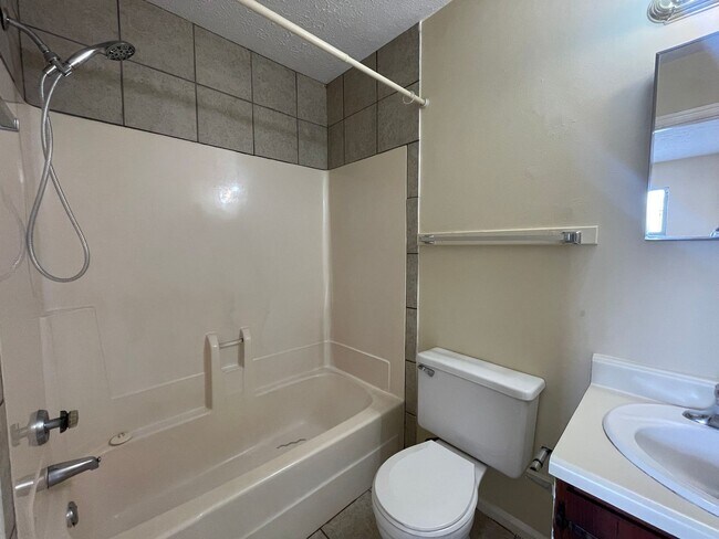Building Photo - 122 Kitty Hawk Square