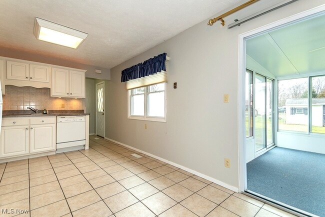 Building Photo - 6330 Cumberland Dr