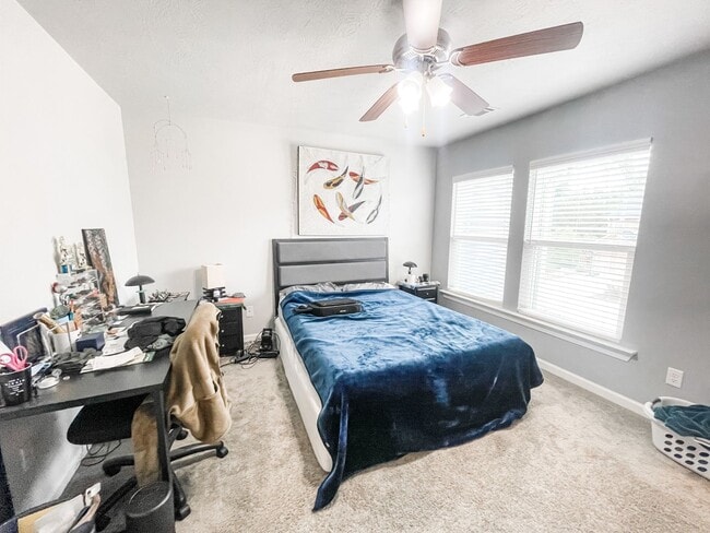 Building Photo - 3 bedroom/2.5 bathroom townhome close to Ft. Gordon!