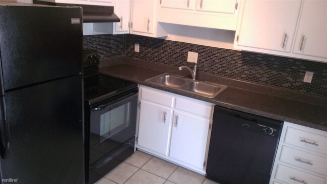 Building Photo - 3632 Clairmont Ave S