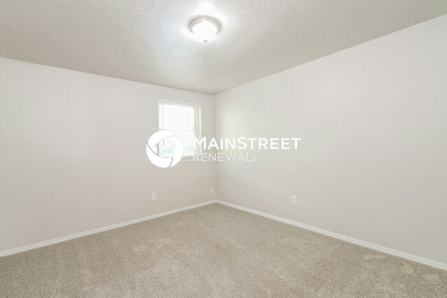 Building Photo - 4 Bedroom Pet-Friendly Home in EDMOND, OK with Main Street Renewal