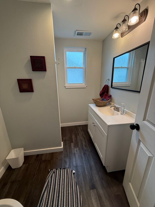 Building Photo - COMING SOON: Fully Furnished Home in Webb City! 2/2 includes ALL appliances, ALL utilities/pest c...