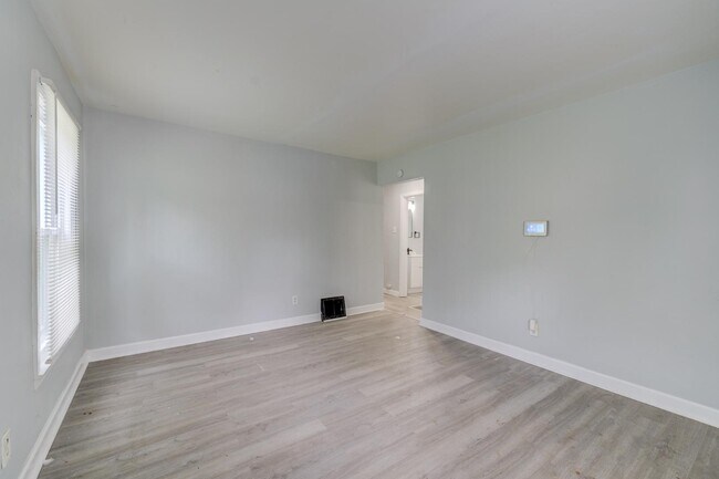 Building Photo - 8067 Aline Ave