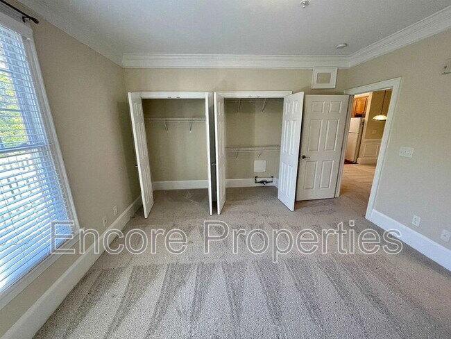 Building Photo - 927 Portstewart Dr