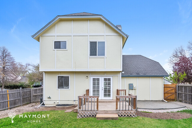 Building Photo - Charming Home