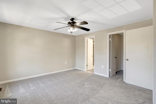 Building Photo - 7065 Leewood Forest Dr