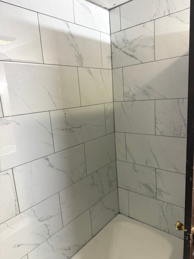 Building Photo - 263 N Wildwood Ave