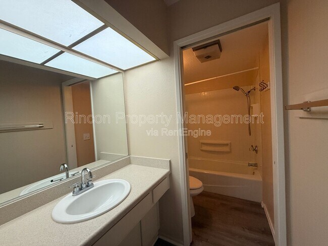 Building Photo - 361 Jalisco Ct