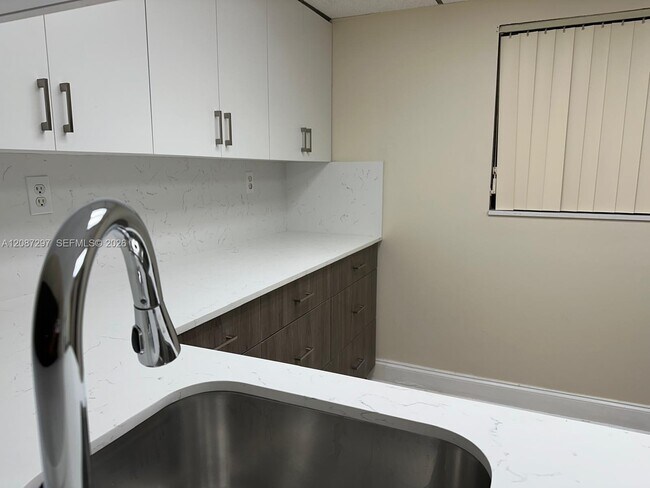 Building Photo - 8730 SW 133rd Avenue Rd