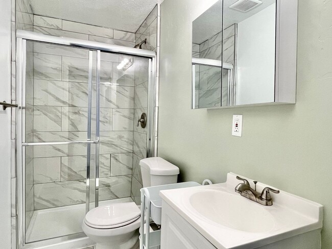Building Photo - 3037 S Red Pine Dr
