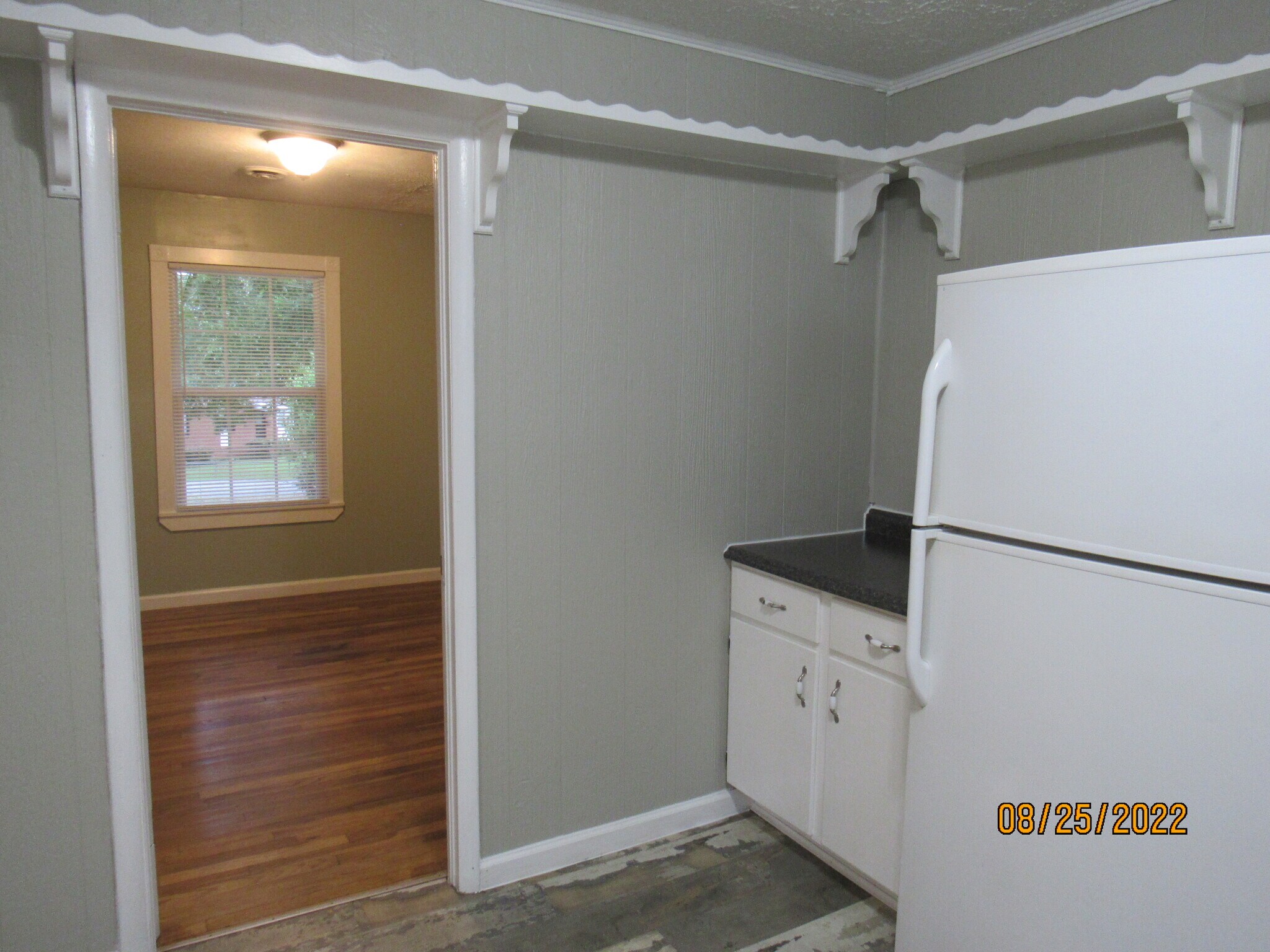 Building Photo - 2215 Macy Ave