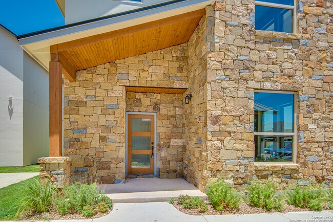 Building Photo - 1702 Gruene Vineyard Crossing