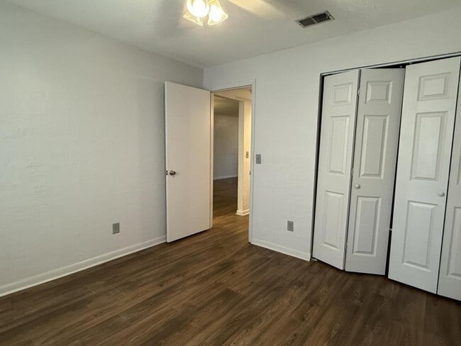 Building Photo - 4307 Holly Tree Rd