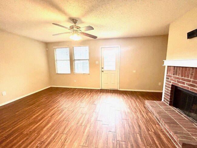 Building Photo - 3516 Clydesdale Dr