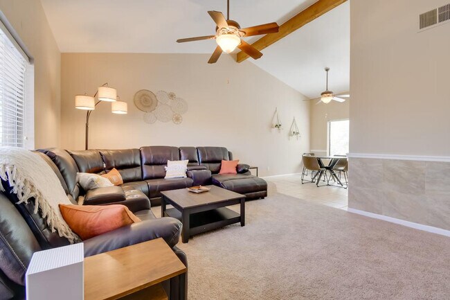 Building Photo - 16233 E Rosetta Dr