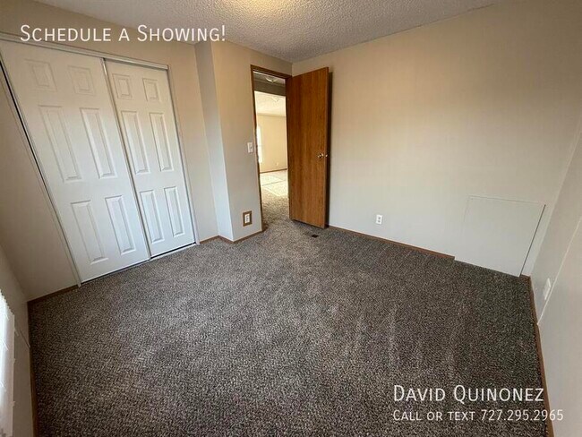 Building Photo - 6622 Country Ln