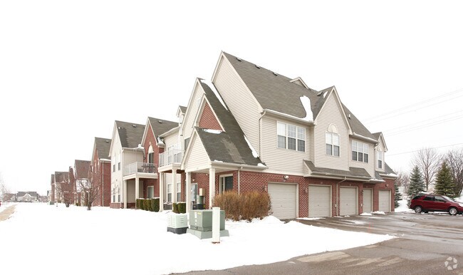 Building Photo - Woodside Meadows Condominiums