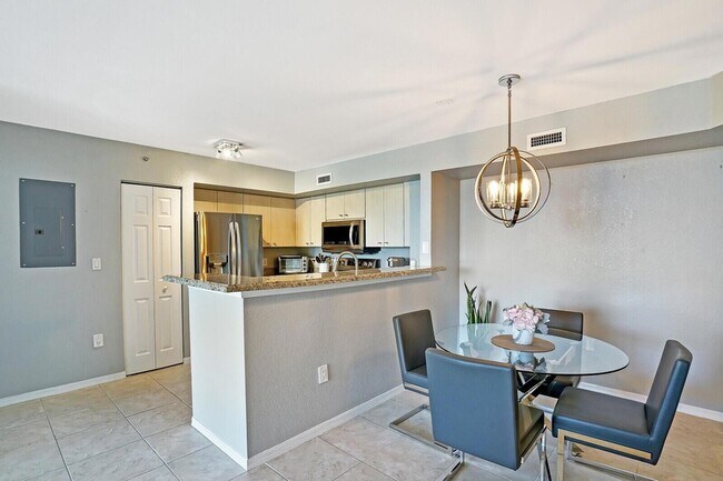 Building Photo - 1801 N Flagler Dr