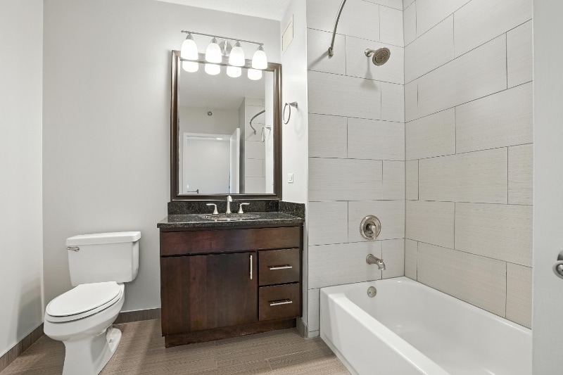 Building Photo - 341 E Ohio St