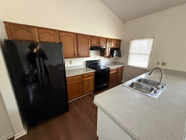 Building Photo - 390 Retrac Rd