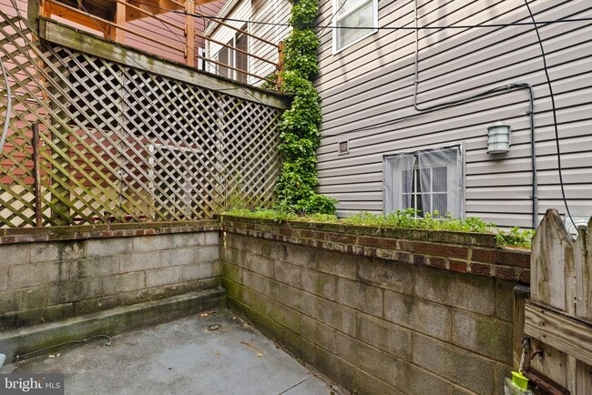 Building Photo - 1006 S Belnord Ave