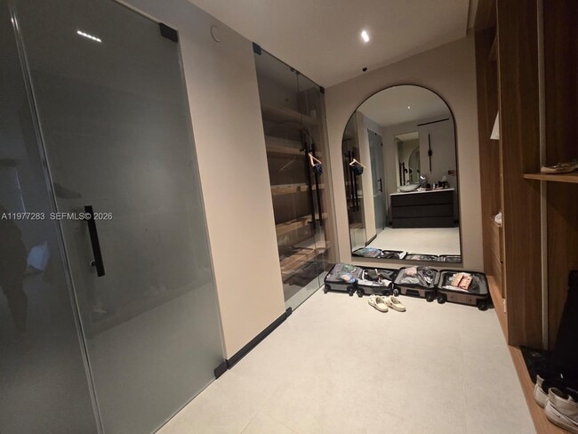 Building Photo - 6820 Indian Creek Dr